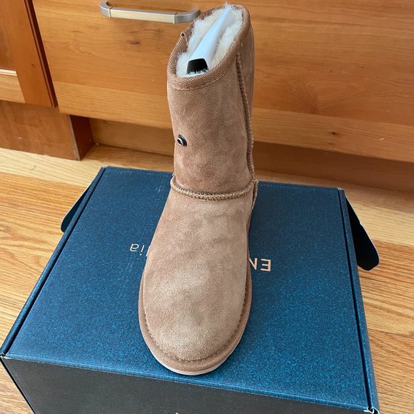 Sheepskin Shearling Lining Side Zip Boots from EMU - Picture 15 of 16